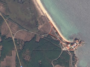 Приблизителни граници на терените очертани с червено в Google Earth